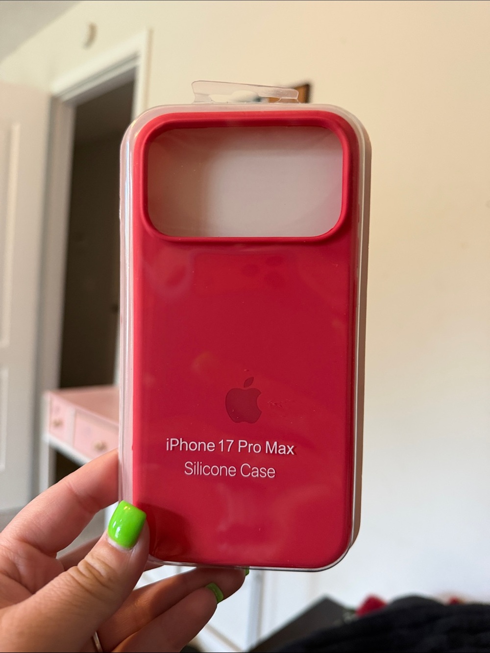 Apple iPhone 17 Pro Max Silicone Case - Bright Red